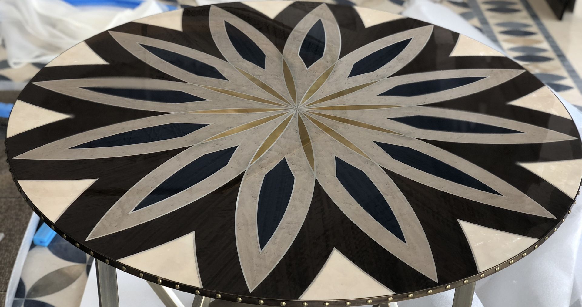 Interni Table