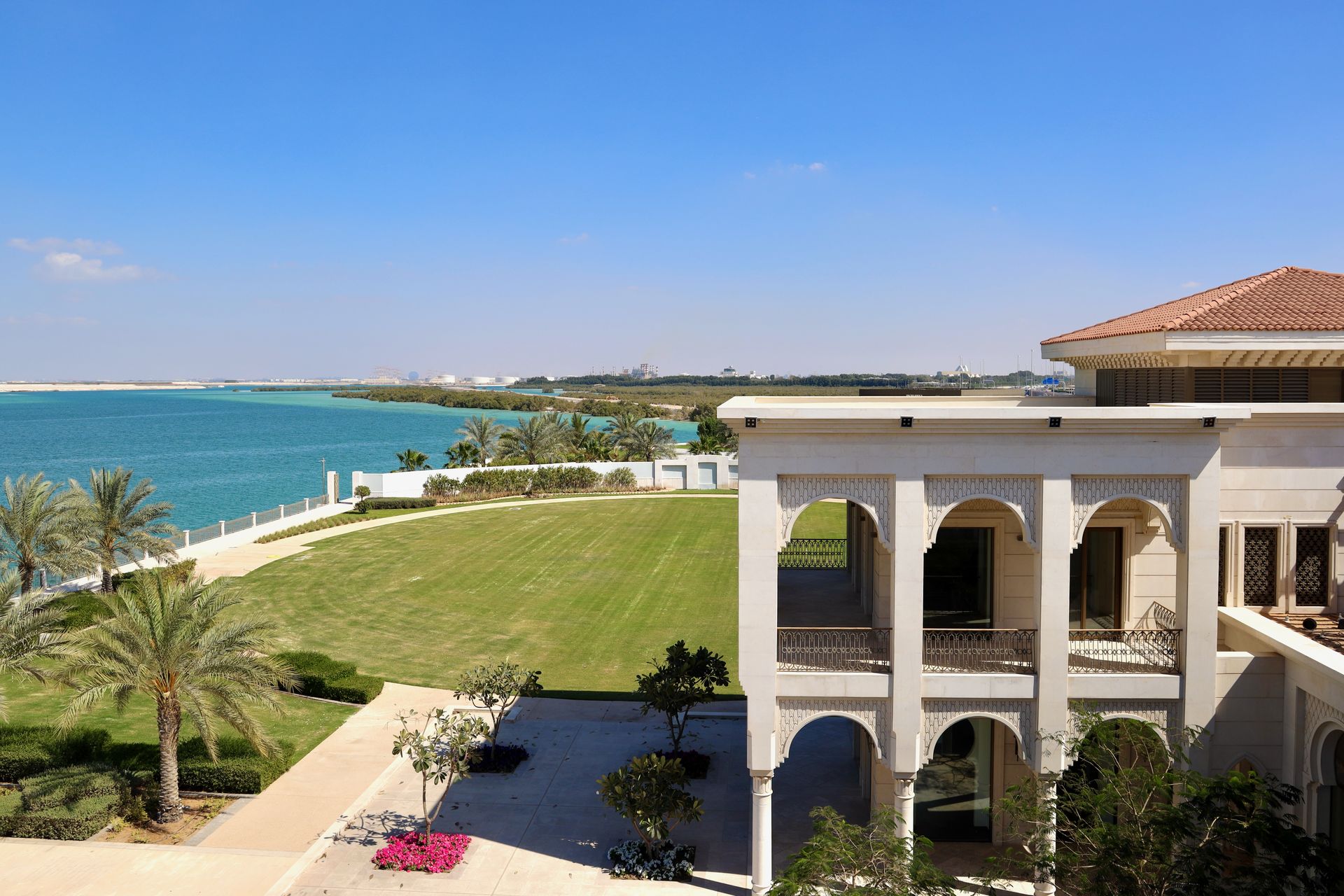 Luxury fit-out villa project in Abu Dhabi by Interni